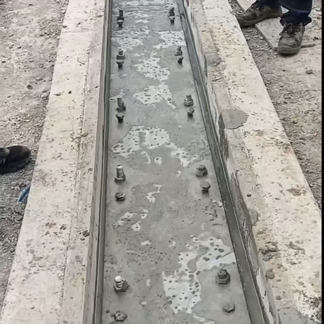 鄂城港口码头起重机龙门吊重型机械设备稳固用早强快凝轨道胶泥
